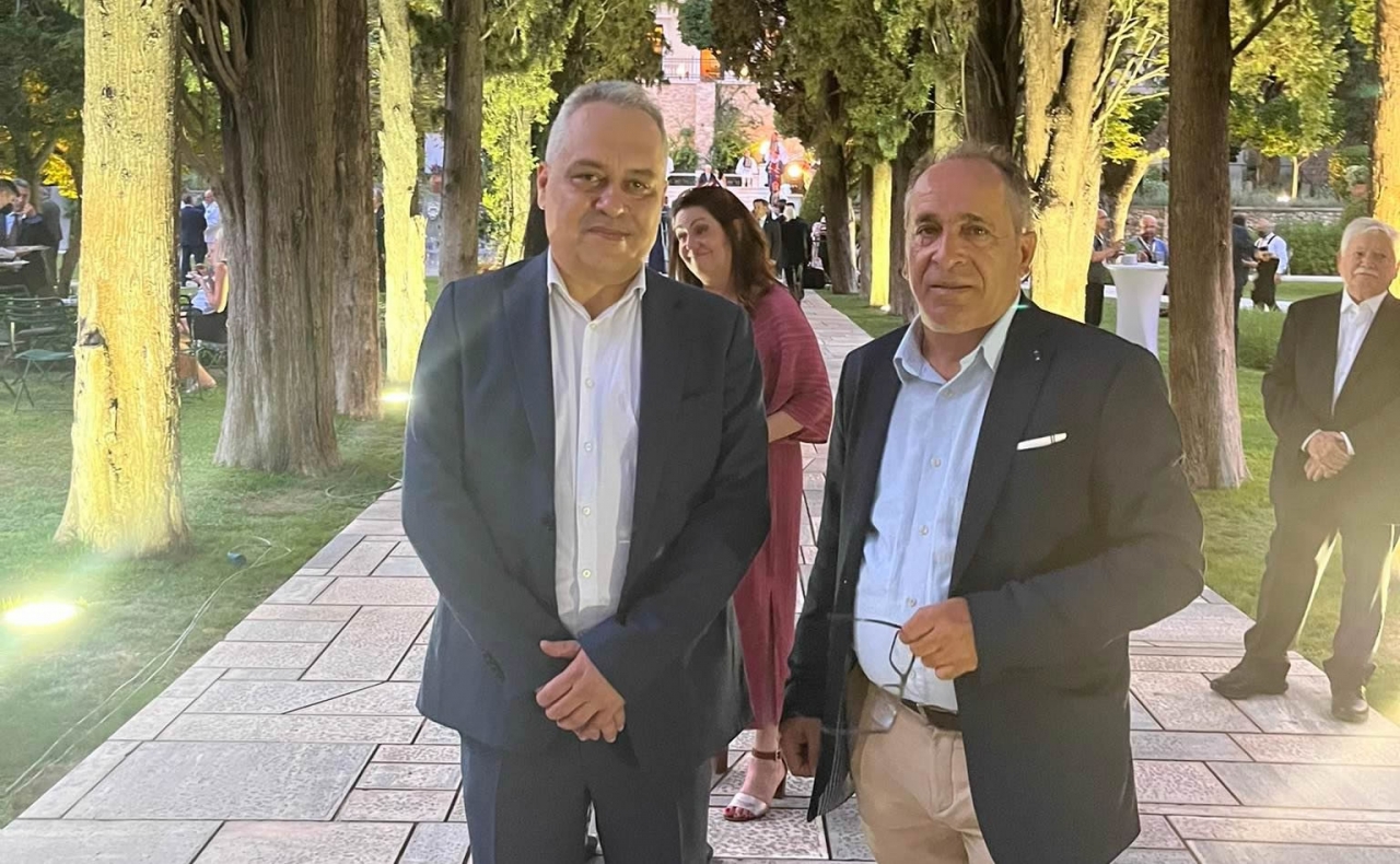 ΕΝΩΣΗ ΙΔΙΟΚΤΗΤΩΝ ΕΠΑΡΧΙΑΚΟΥ ΤΥΠΟΥ – Στην 48η επέτειο αποκατάστασης της Δημοκρατίας ο Πρόεδρος και ο Α’ Αντιπρόεδρος της Ε.Ι.Ε.Τ.