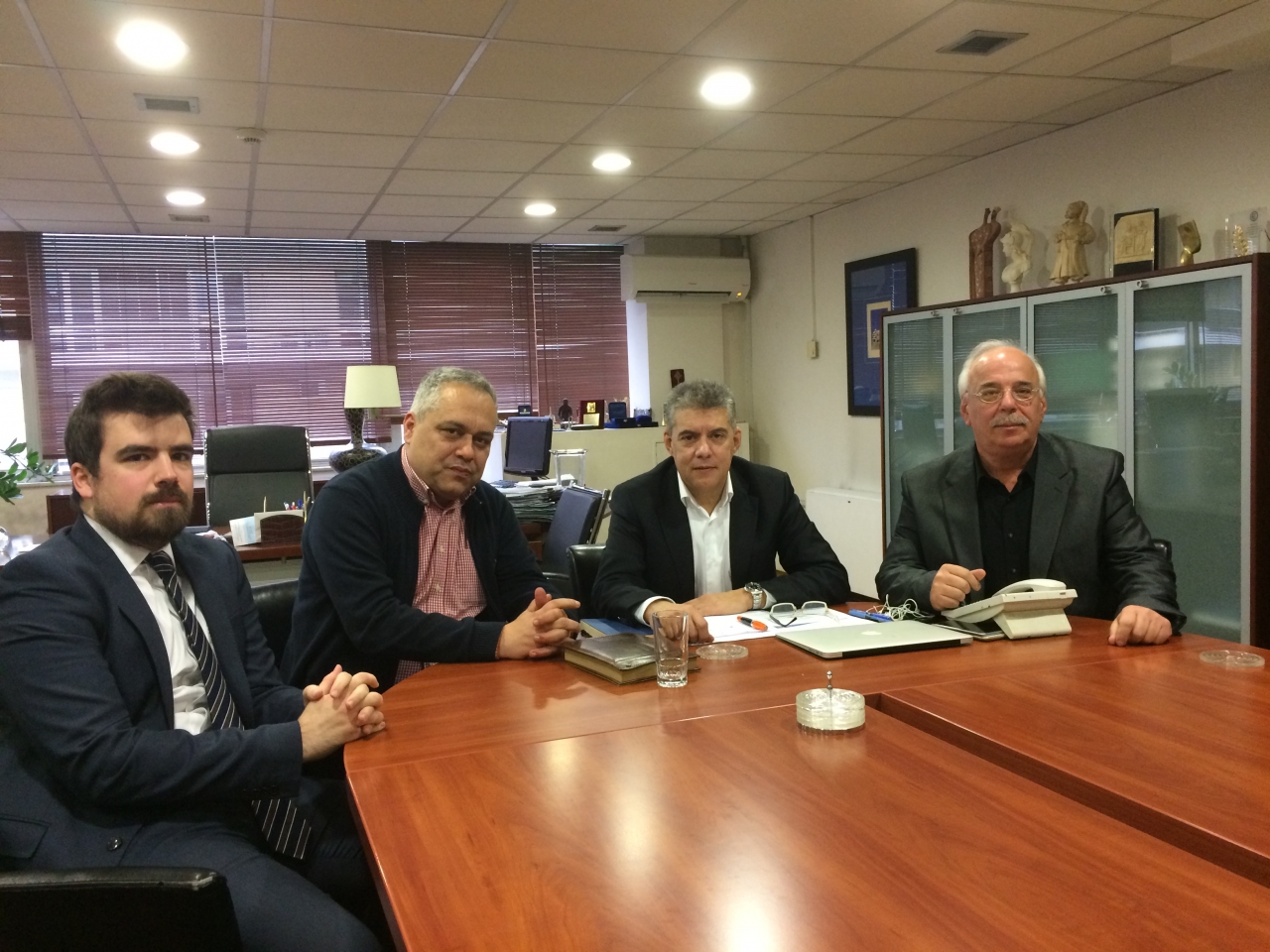 ΕΝΩΣΗ ΙΔΙΟΚΤΗΤΩΝ ΕΠΑΡΧΙΑΚΟΥ ΤΥΠΟΥ – Συνάντηση με τον πρόεδρο της ΕΝ.ΠΕ κ. Κώστα Αγοραστό