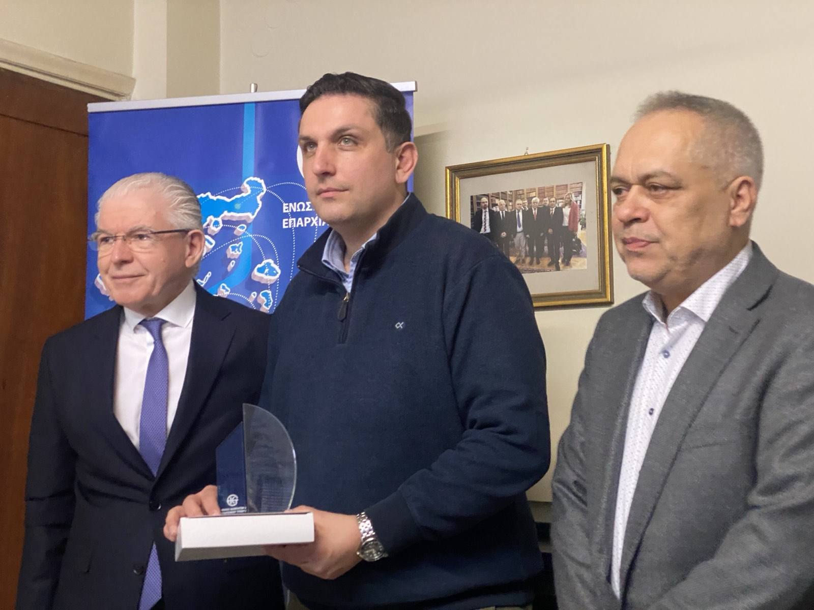 Η Ε.Ι.Ε.Τ. τίμησε τη μνήμη πέντε παλαιών μελών της για την προσφορά τους στον Περιφερειακό Τύπο Η Ε.Ι.Ε.Τ. τίμησε τη μνήμη πέντε παλαιών μελών της για την προσφορά τους στον Περιφερειακό Τύπο